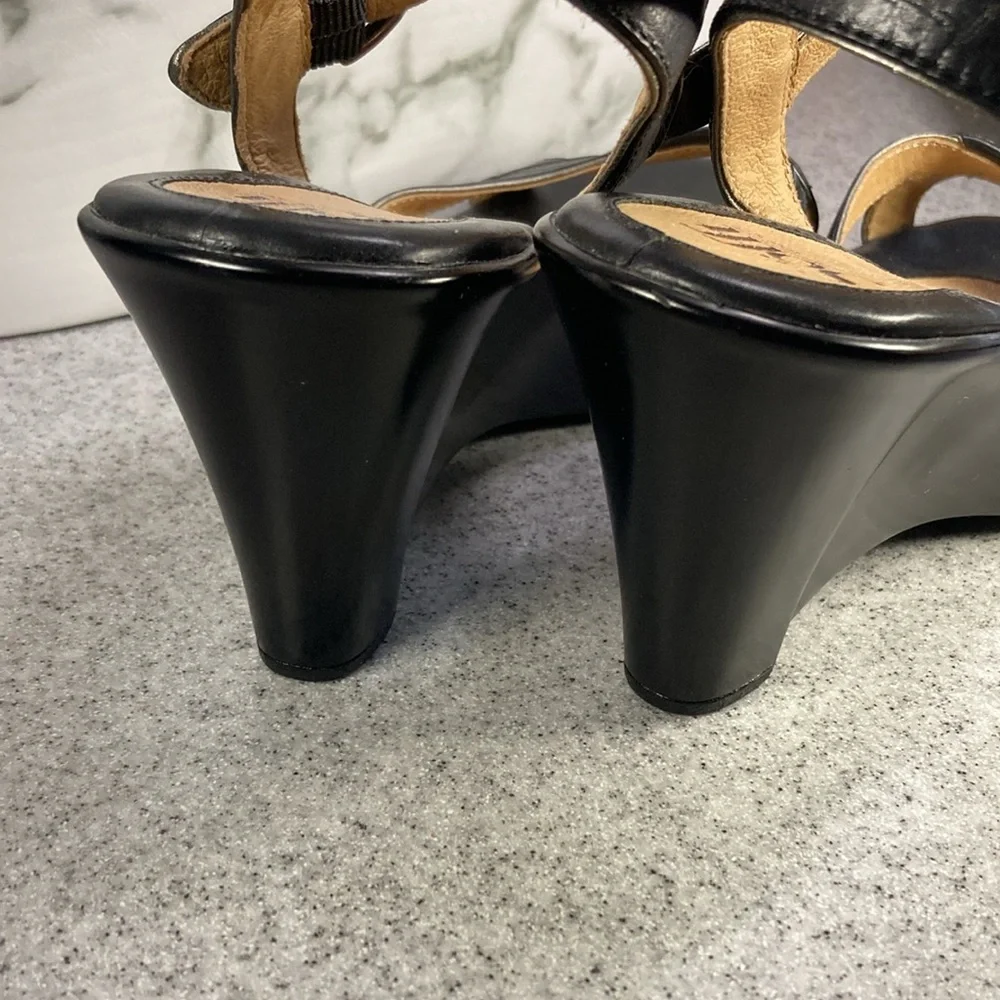 Sofft size 9 3” wedge heel with buckle around ankle.‎ Super soft leather. Box 3